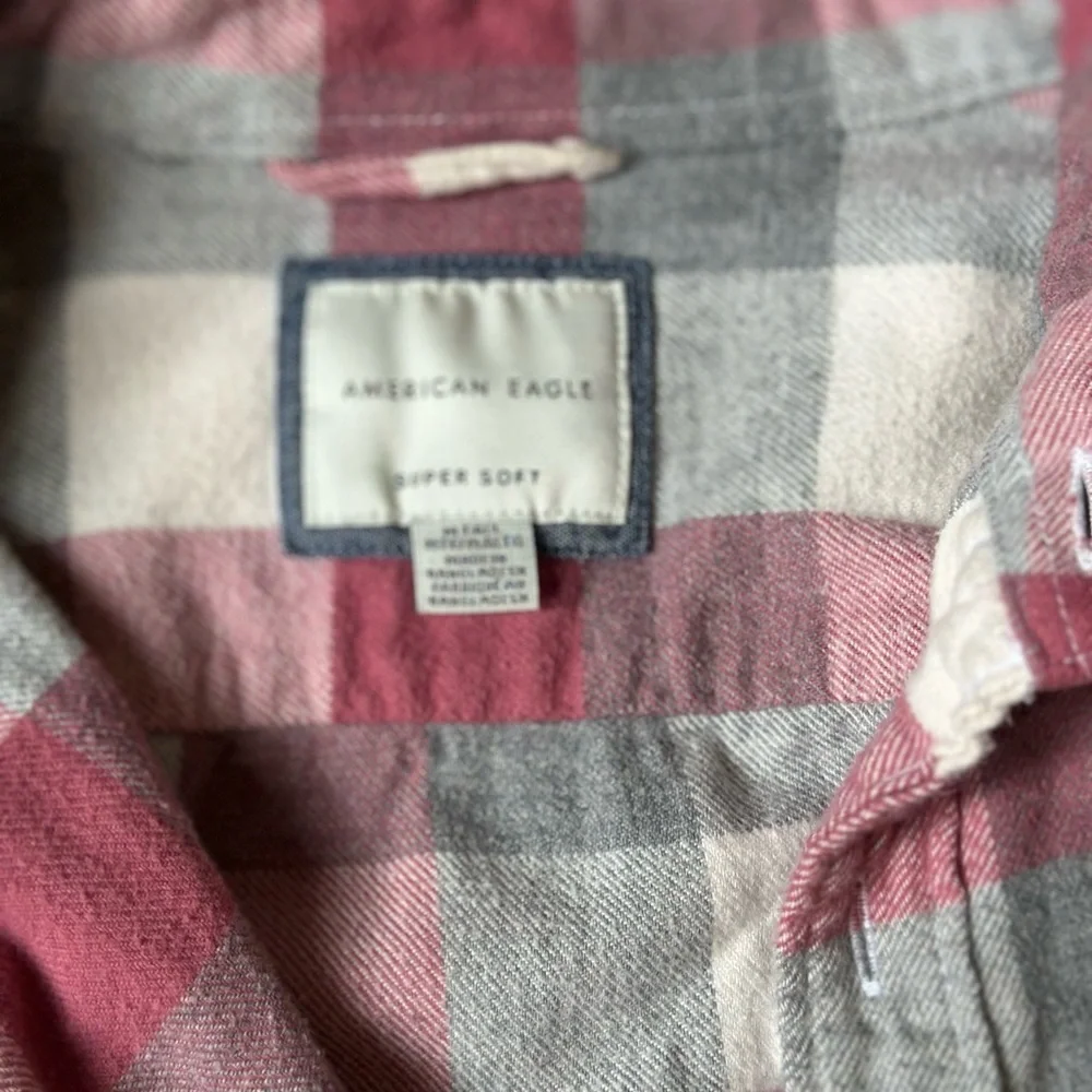 AE Super Soft Flannel Shirt Super soft and destined to be your next go-to - Picture 4 of 6